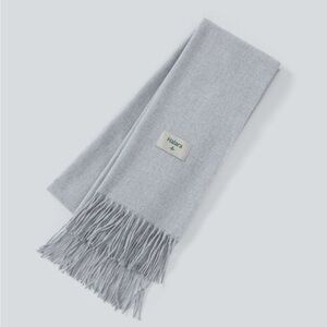 Gray knit scarf - unworn!